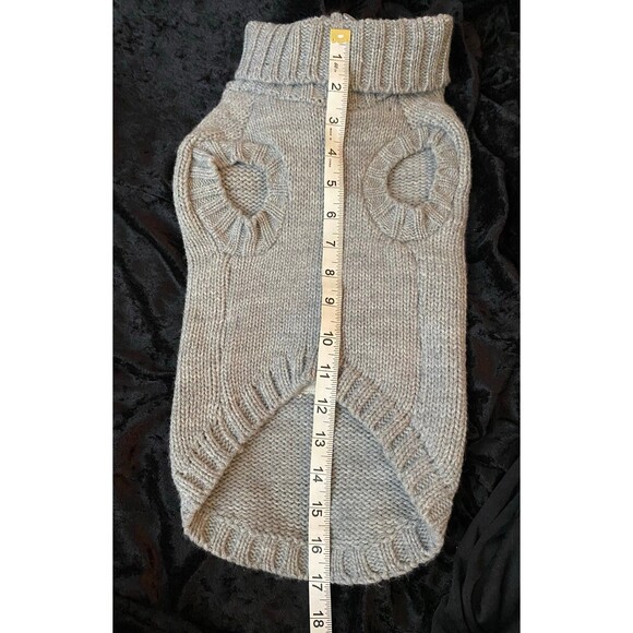 Dog Sweater Grey Knit White Christmas Tree Appliqué Barkley & Finn NWOT Size M - Picture 8 of 12
